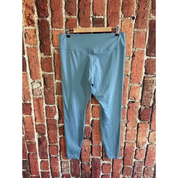 Nike Womens Blue Cropped Athletic Workout Leggings Size XL Dri-Fit DD0252-424 - Picture 2 of 3